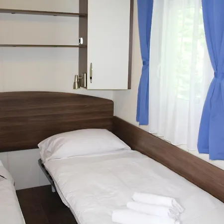 مزرعة للإقامة Al-bor