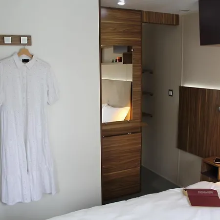 مزرعة للإقامة Al-bor لاتيزي